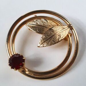 Vintage Gold Tone Brooch